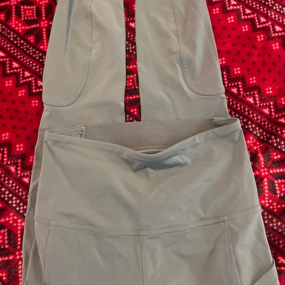 Lululemon Athletica Rogue Renegade High Waisted Leggings. Size 6 - Picture 13 of 16